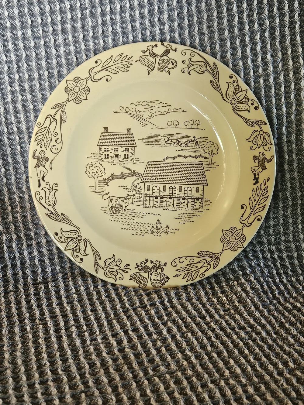 Yellow Ceramic Dinnerware Set with Farmhouse Scene - 5-Piece